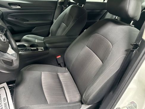 Used 2025 Nissan Altima 2.5 SV image 20