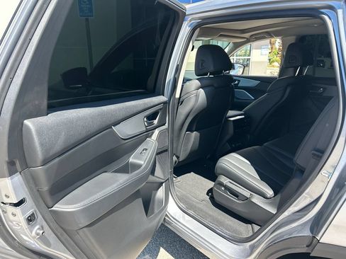 Used 2025 Acura MDX SH-AWD image 9