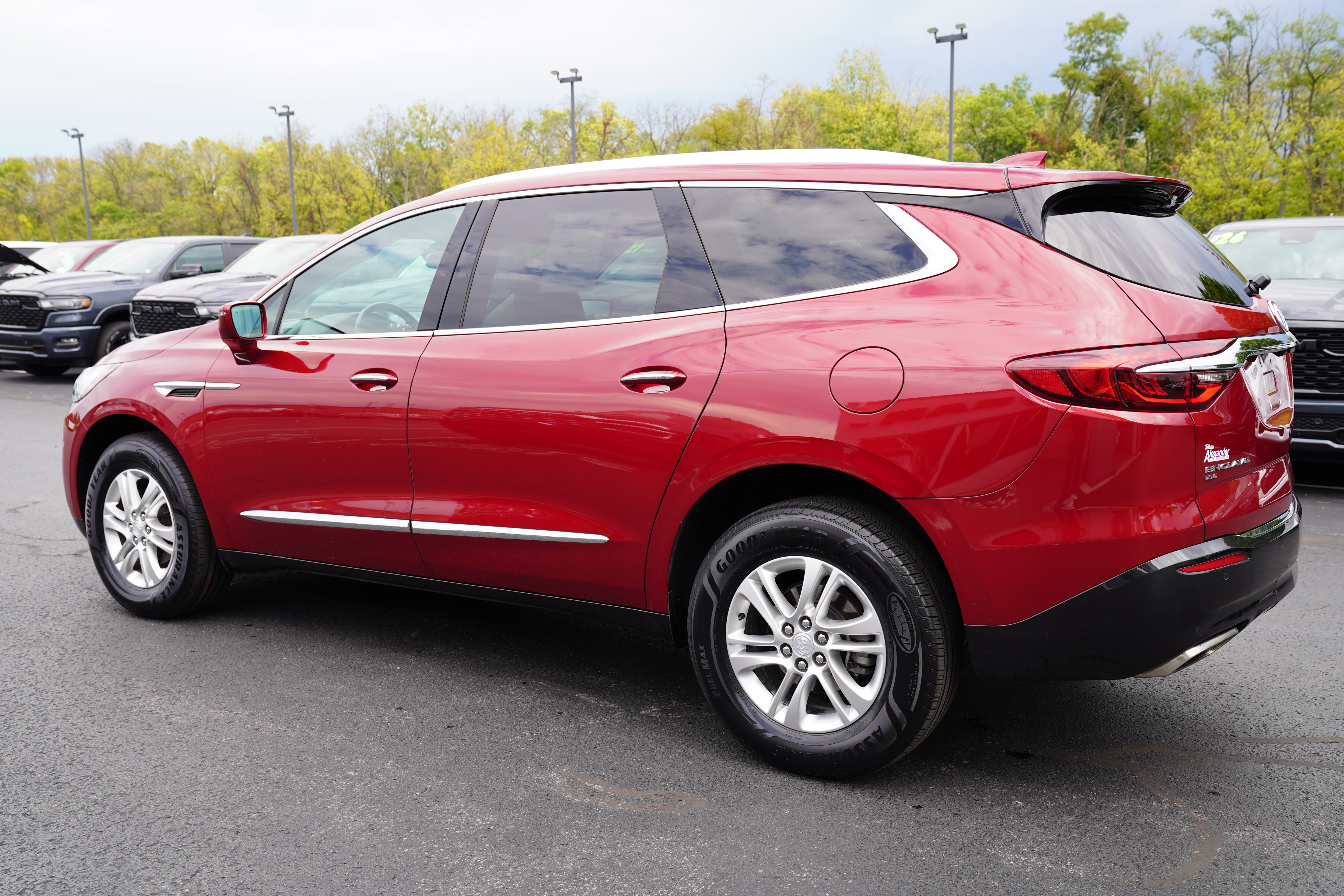 Used 2020 Buick Enclave Premium AWD/4WD image 10