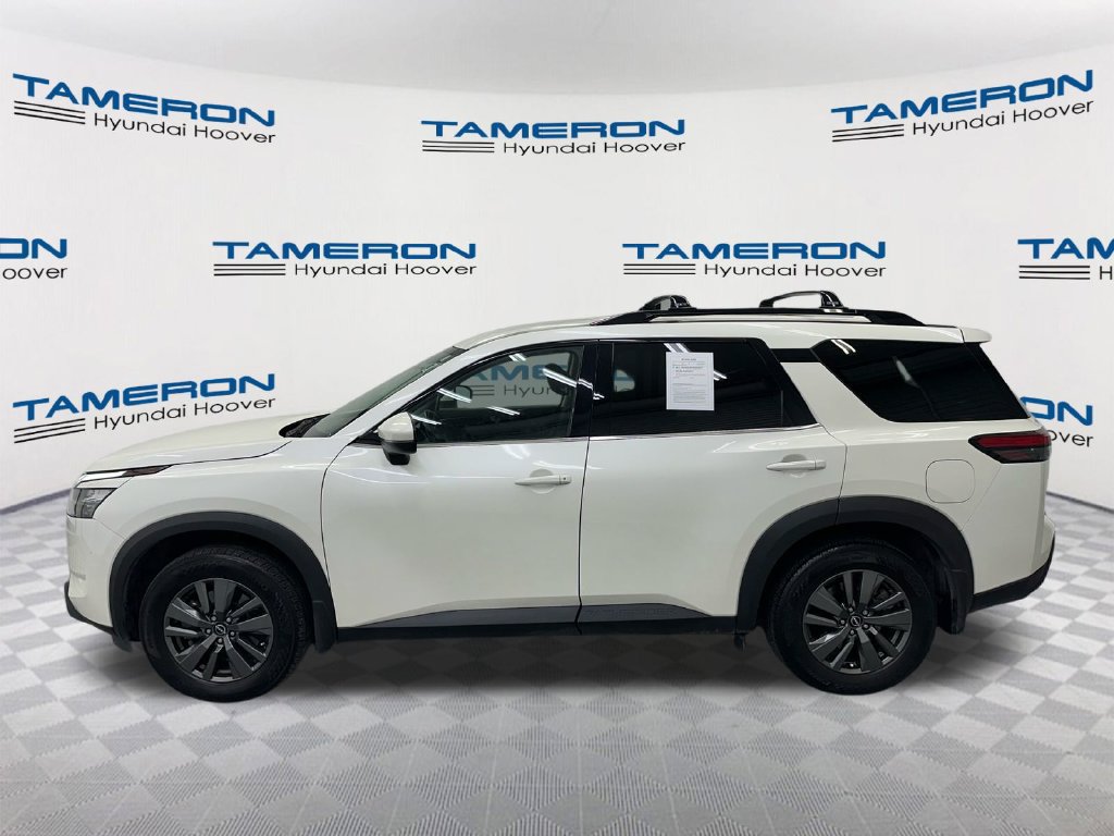 Used 2024 Nissan Pathfinder SV AWD/4WD image 2