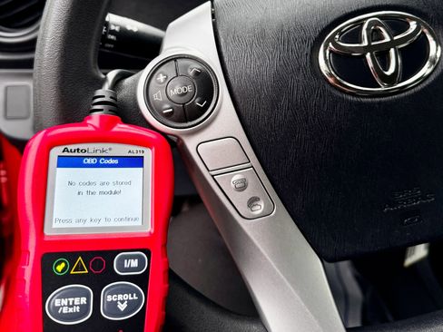 Used 2012 Toyota Prius C Two image 18