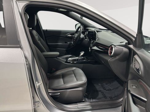 Used 2024 Chevrolet Trax RS w/ Driver Confidence Package image 24