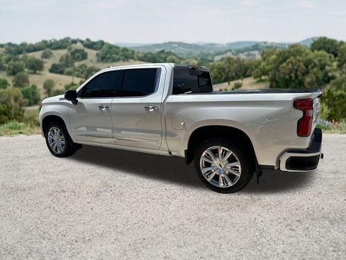 Used 2024 Chevrolet Silverado 1500 High Country w/ High Country Premium Package AWD/4WD image 6