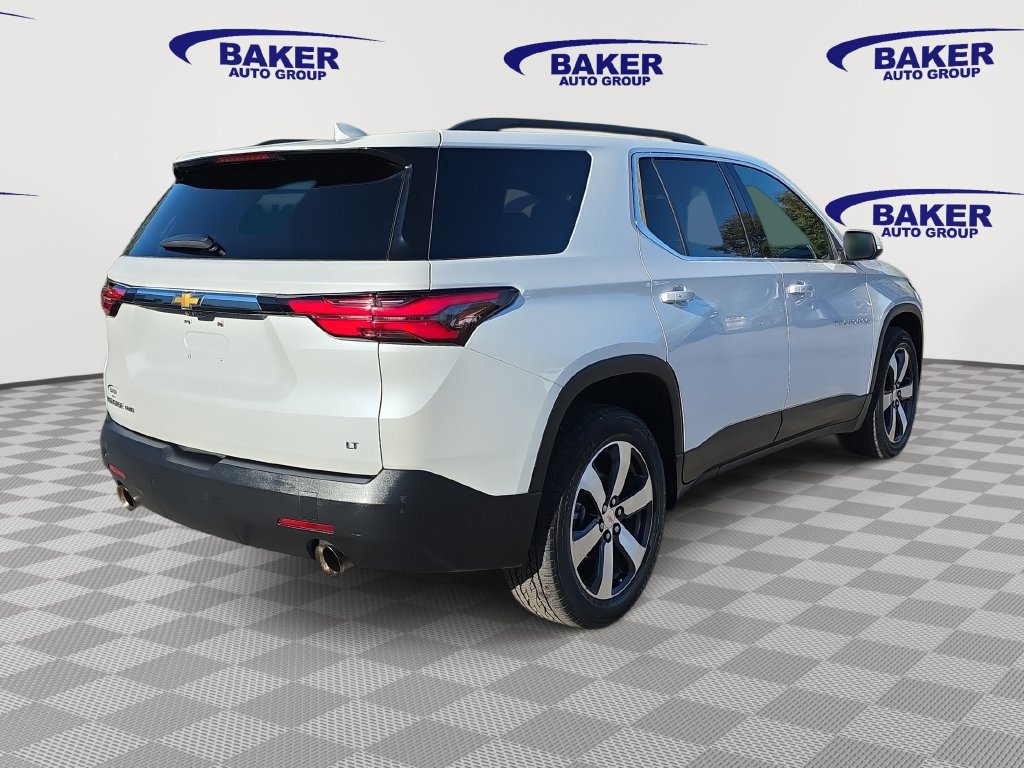 Used 2023 Chevrolet Traverse LT w/ LT Premium Package AWD/4WD image 5