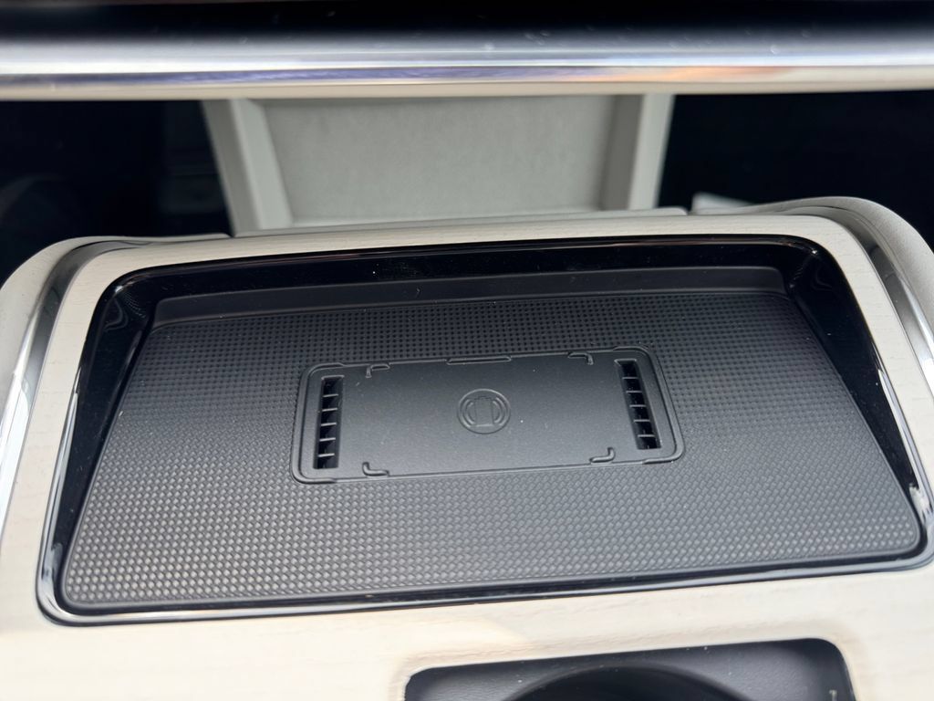 New 2026 Volvo EX90 Plus AWD/4WD image 17