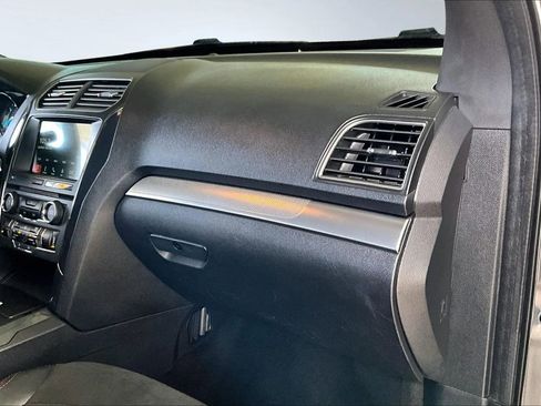 Used 2018 Ford Explorer XLT w/ Equipment Group 202A image 24