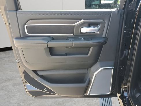 New 2025 RAM 2500 Laramie AWD/4WD image 75