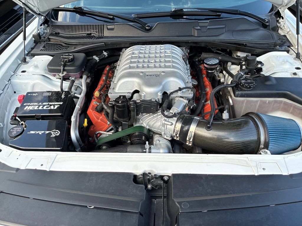 Used 2022 Dodge Challenger SRT Hellcat w/ Plus Package RWD image 11