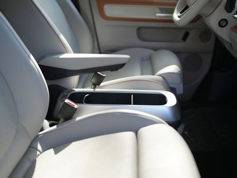 New 2025 Volkswagen ID. Buzz Pro S Plus image 17