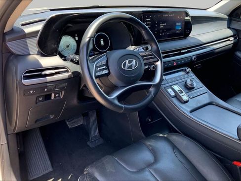 Used 2024 Hyundai Palisade Limited FWD image 17
