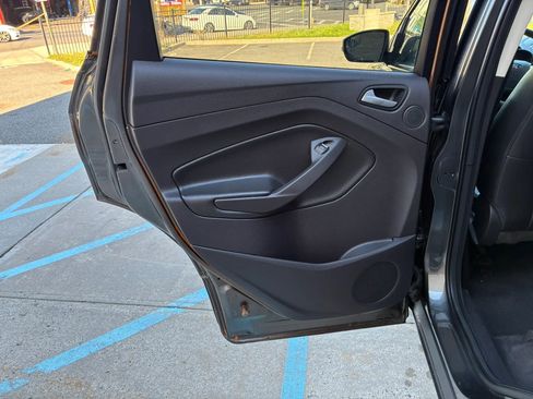 Used 2015 Ford Escape Titanium image 10