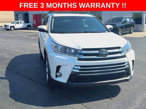 Used 2017 Toyota Highlander Limited w/ Carpet Mat Package AWD/4WD image 4