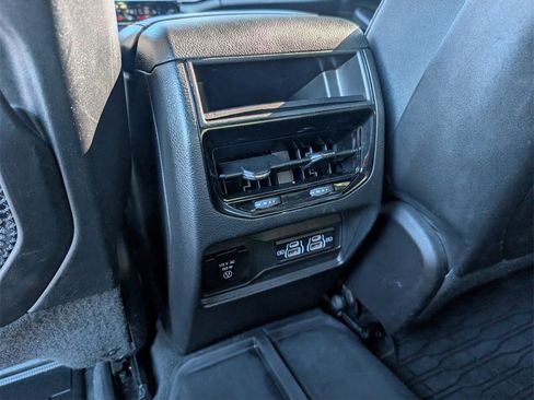 Used 2024 Jeep Grand Cherokee Altitude image 23