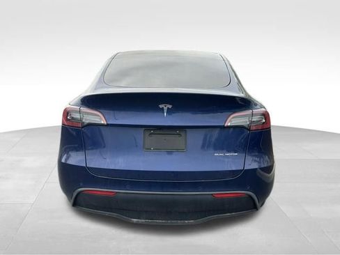 Used 2022 Tesla Model Y Long Range image 7