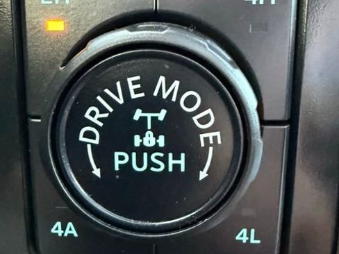 Used 2023 Ford F150 Lariat image 36