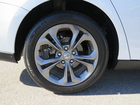 Used 2024 Honda Accord EX image 11