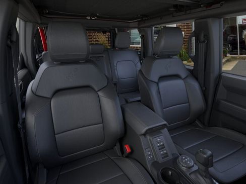 New 2025 Ford Bronco Badlands image 10