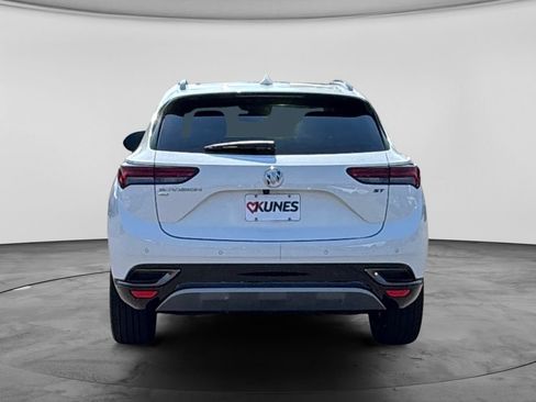 Used 2023 Buick Envision Essence w/ Sport Touring Package AWD/4WD image 9