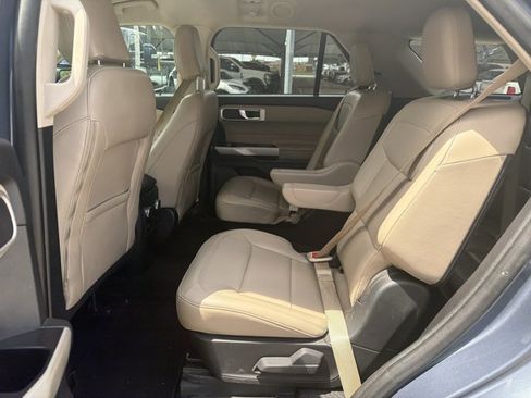 Used 2021 Ford Explorer XLT w/ Equipment Group 202A RWD image 17