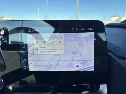 Used 2025 Chevrolet Corvette Stingray Coupe w/ 1LT image 18