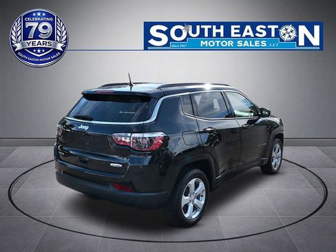 Used 2018 Jeep Compass Latitude w/ Cold Weather Group AWD/4WD image 6