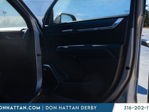 Used 2025 GMC Acadia Elevation image 25