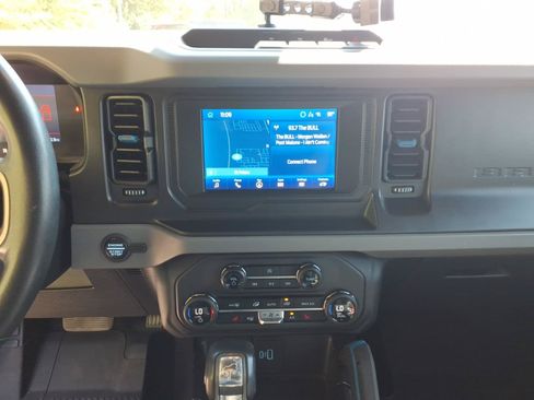 Used 2023 Ford Bronco Black Diamond AWD/4WD image 10