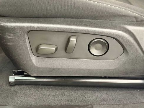 Used 2024 Chevrolet Colorado LT w/ LT Convenience Package II image 18