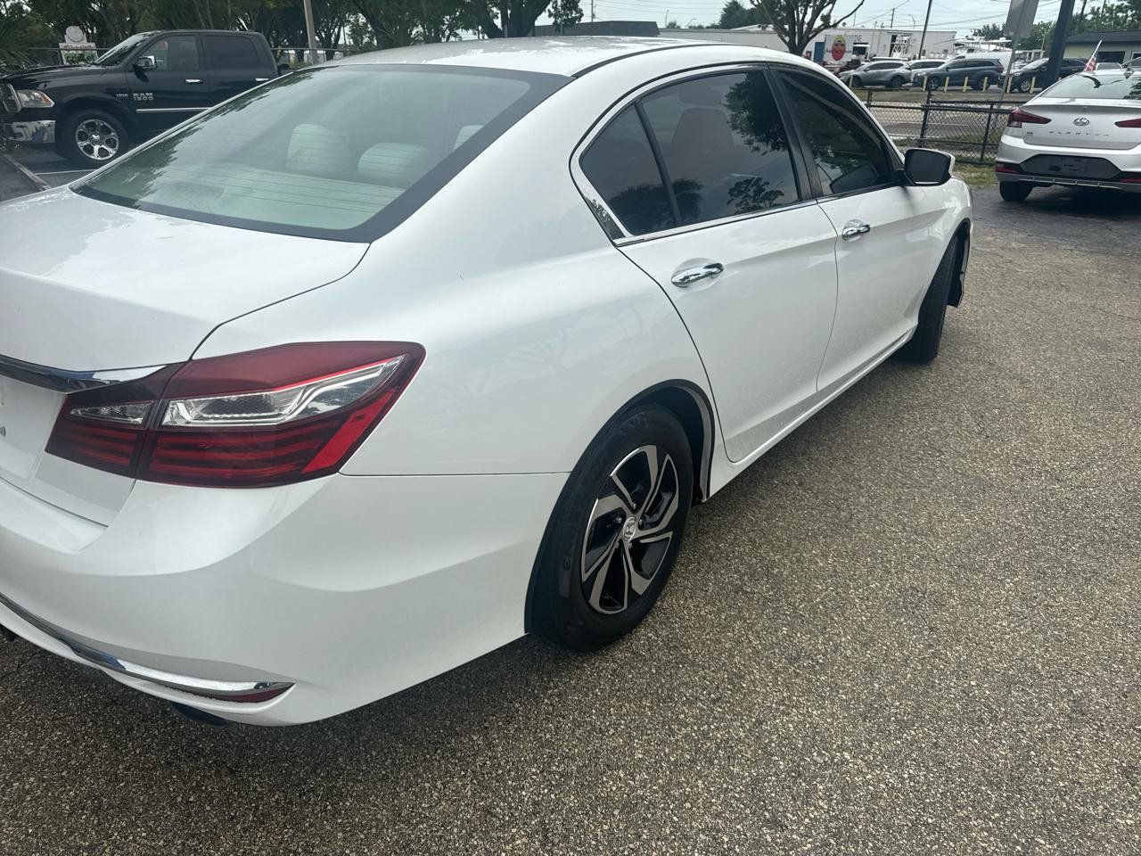 Used 2017 Honda Accord LX image 7
