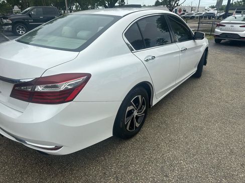 Used 2017 Honda Accord LX image 7