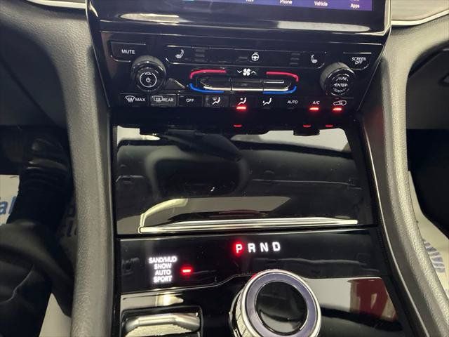 Certified 2024 Jeep Grand Cherokee Limited AWD/4WD image 39