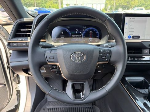 Used 2024 Toyota Crown AWD/4WD image 15
