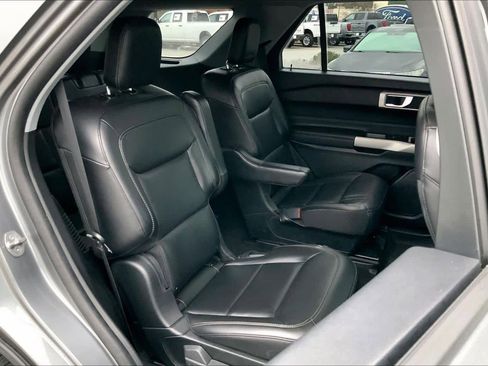 Certified 2022 Ford Explorer XLT w/ Equipment Group 202A image 17