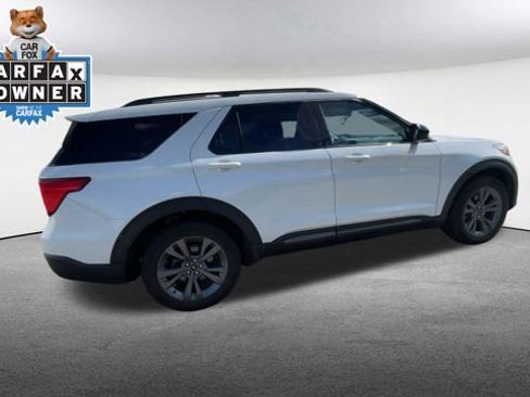 Used 2023 Ford Explorer XLT w/ Equipment Group 202A AWD/4WD image 10