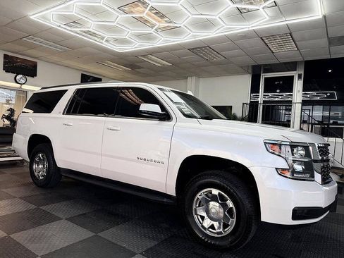 Used 2019 Chevrolet Suburban LT w/ Max Trailering Package AWD/4WD image 3