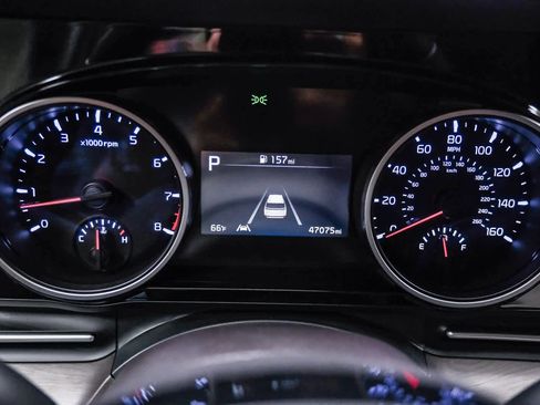 Used 2024 Kia Carnival EX image 26