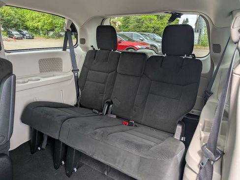 Used 2016 Dodge Grand Caravan SE w/ Quick Order Package 29E SE FWD image 24