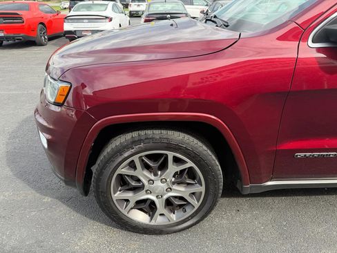 Used 2018 Jeep Grand Cherokee Limited image 11