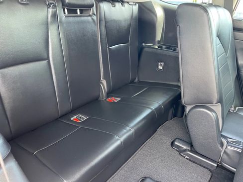 Used 2022 Toyota Highlander XLE image 17