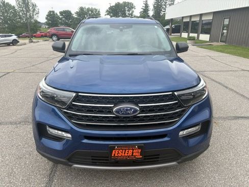 Used 2020 Ford Explorer XLT w/ Equipment Group 202A AWD/4WD image 2