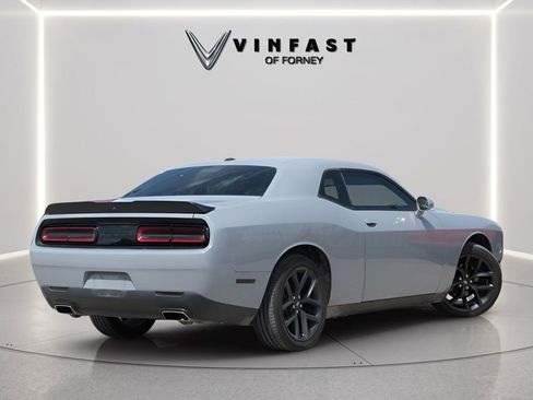 Used 2020 Dodge Challenger SXT w/ Blacktop Package RWD image 3