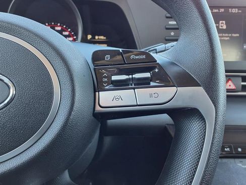 Used 2022 Hyundai Elantra SEL image 10