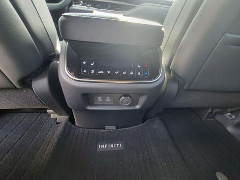 New 2026 INFINITI QX80 4WD image 12