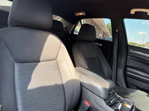 Used 2019 Chrysler 300 Touring w/ Sport Appearance Package RWD image 23