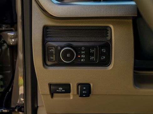 Used 2026 Ford F450 Platinum w/ Platinum Plus Package image 22