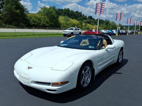 Used 1998 Chevrolet Corvette Coupe w/ Memory Pkg RWD image 4