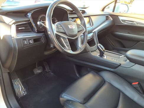 Used 2017 Cadillac XT5 Luxury w/ Driver Awareness Package image 12