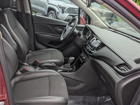 Used 2022 Buick Encore Preferred w/ Safety Package AWD/4WD image 20