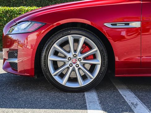 Used 2017 Jaguar XF R-Sport image 12