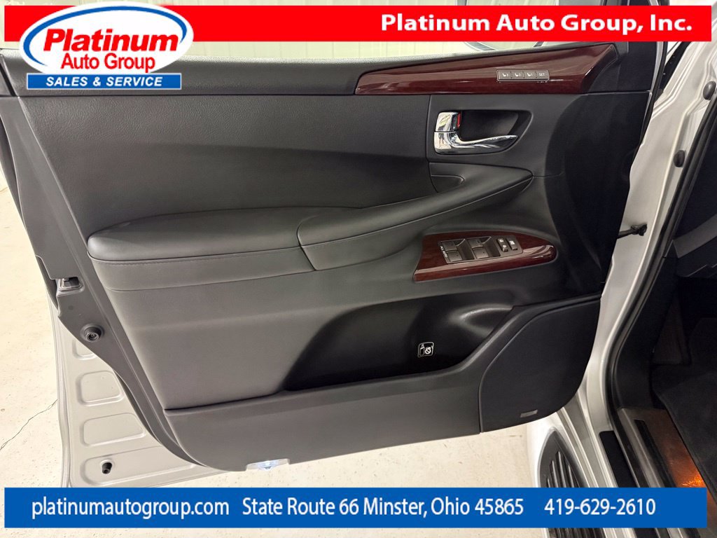 Used 2014 Lexus LX 570 4WD w/ Luxury Package image 43